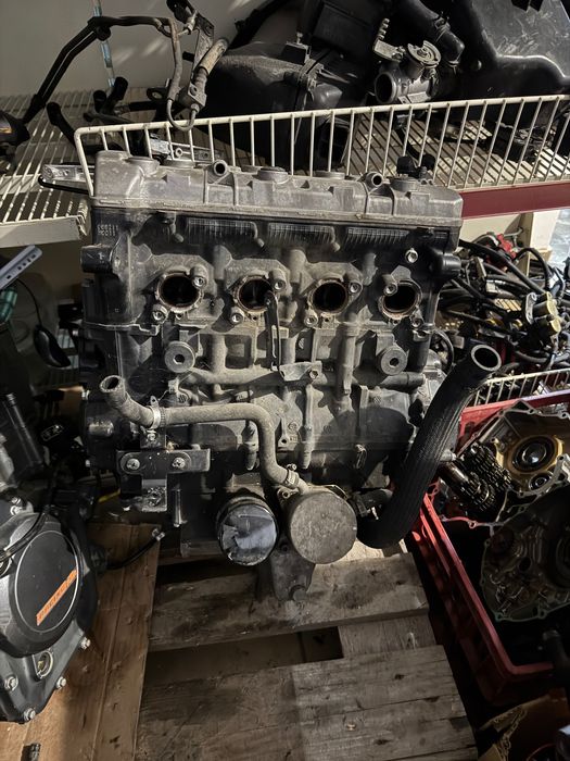 Dezmembrez Suzuki gsr 600 2006-2011 16k km