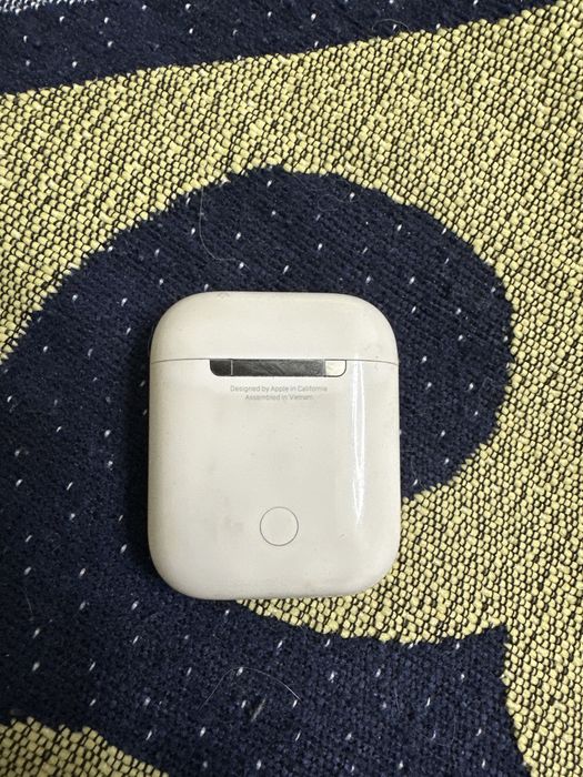 Продам Airpods Б/у