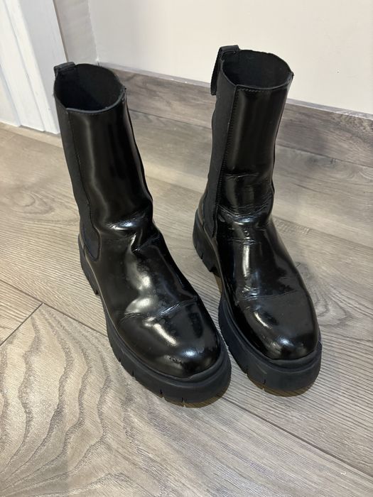 Боти челси - марка Boss