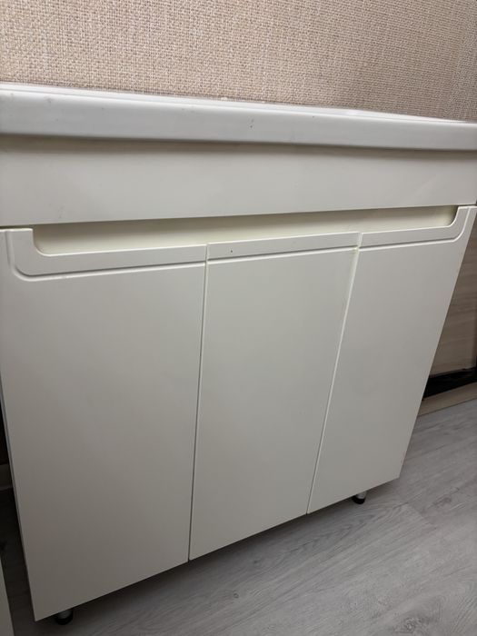 Раковина с комодом