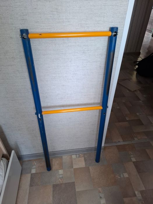 Турник, потолочный