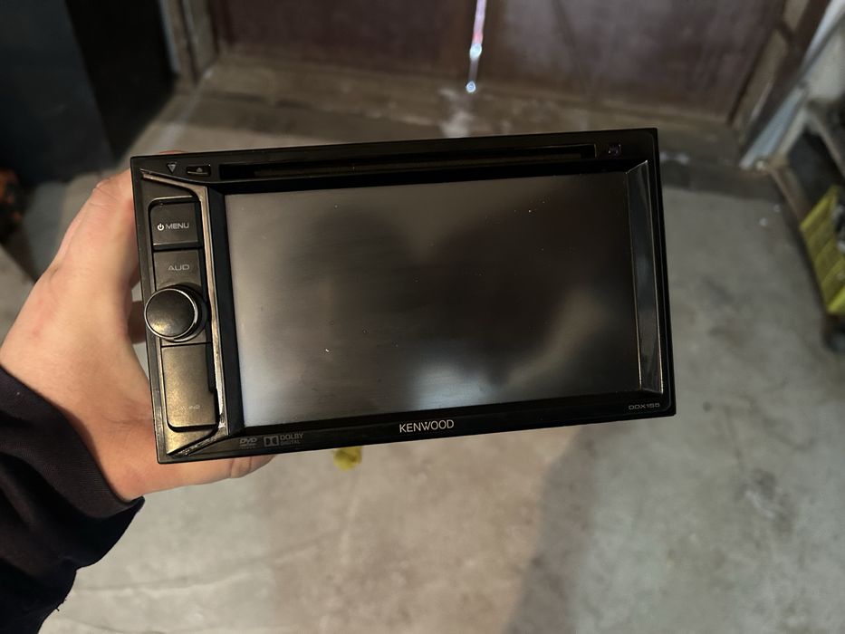 Продам автомагнитолу оригинал