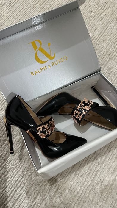 Туфли на шпильках