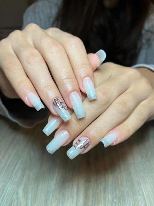 Unghii cu gel  constanta