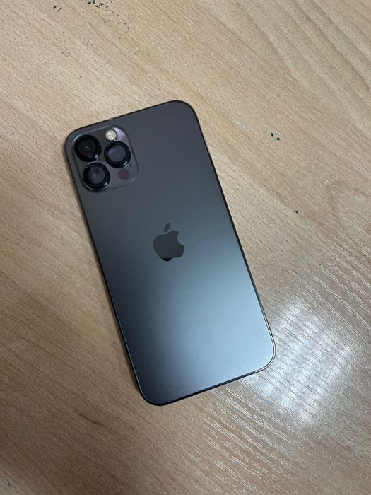 Продам Айфон 12 про