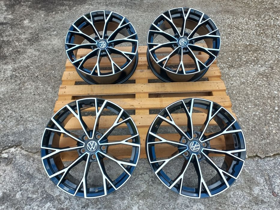 18"Vw GTI GTD 8ж ет45 Golf Passat Tiguan Touran Seat Škoda Black Polis