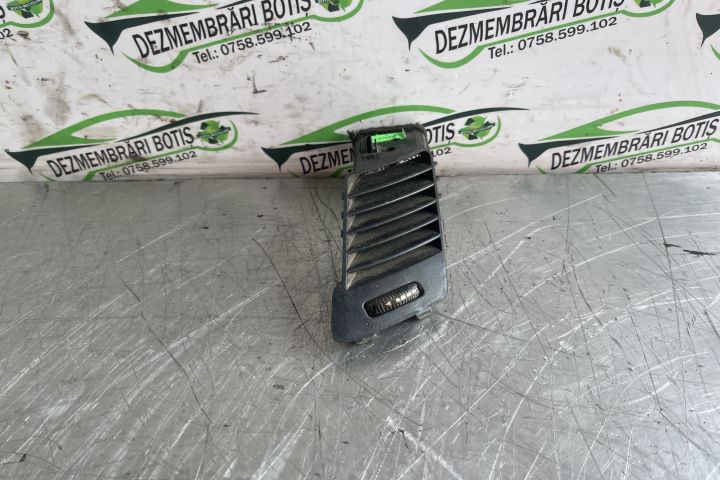 Grila ventilatie bord dreapta A9068300354 / A 906 830 03 54 Mercedes-