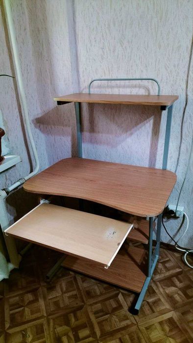 Компьюторный стол. 80см/55см/115см