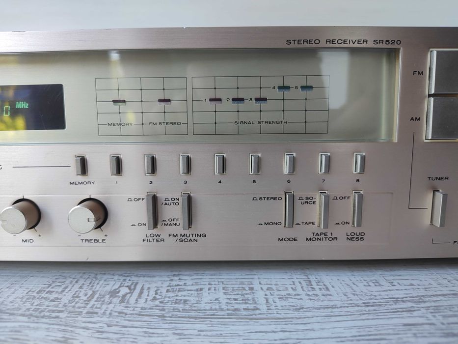 Винтидж стерео ресивър Marantz SR520 – Златна серия