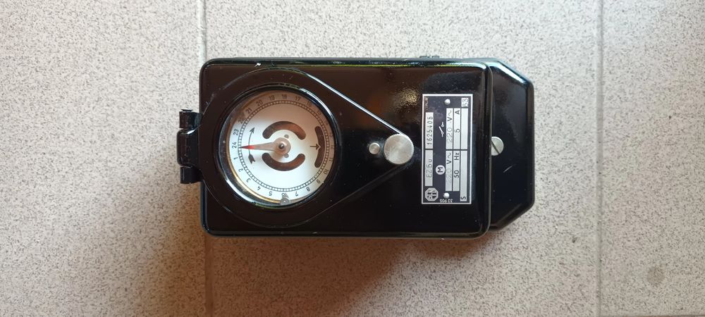 Contor electric temporizator vintage,impecabil și releu protecte