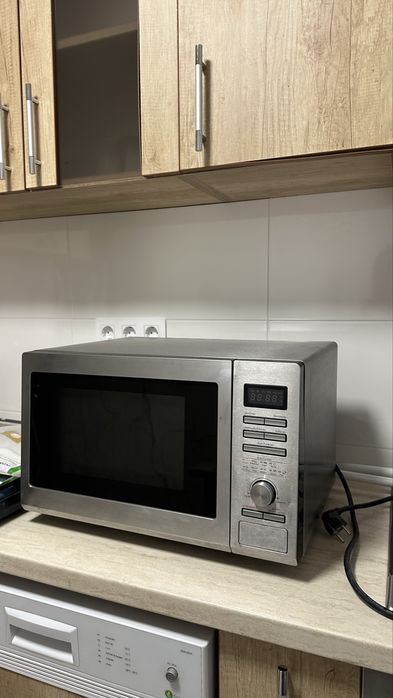 Vand urgent - Cuptor cu microunde si grill