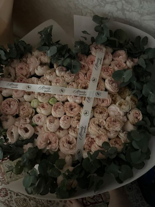 Цветы свежие розы