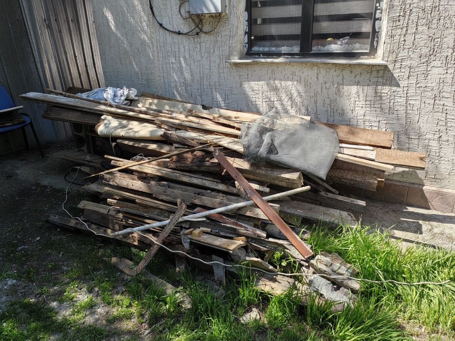 Дрова бесплатно. Доски на дрова.