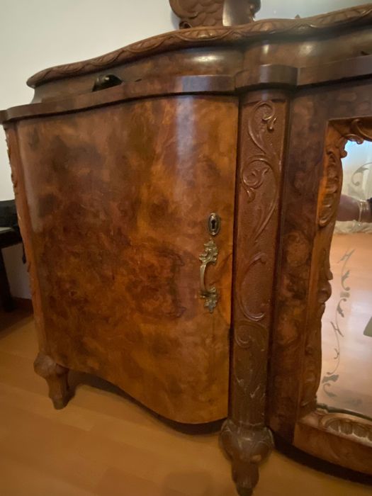 Mobilier servanta “Chipendale”, lemn de nuc, Italia