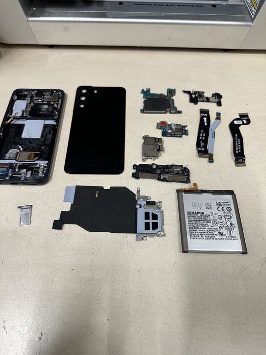 Dezmembrare samsung s22