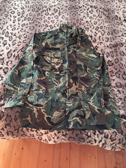 Камуфлажни ризи, тениски, шапки