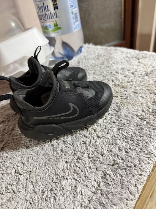 Adidasi nike marimea 22