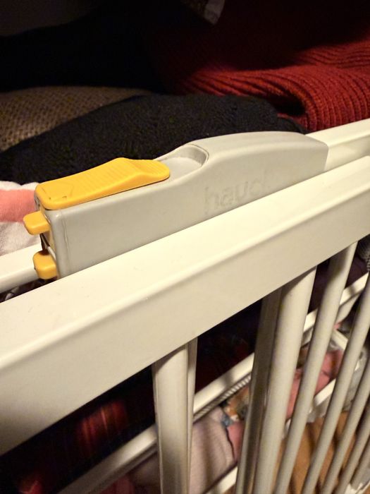 Poarta de siguranta copii Hauck 75-20 cm  + extensie 21 cm