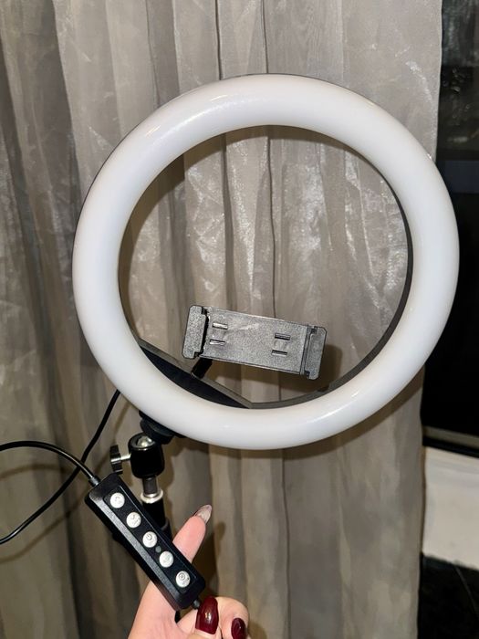 Лампа кольцевая.