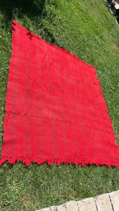 Ретро Персийски пътеки и килими, вълнени завивки и други.