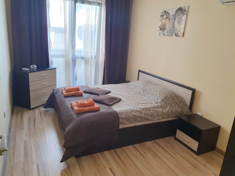 Спалня с ракла и 2 бр.нощни шкафчета