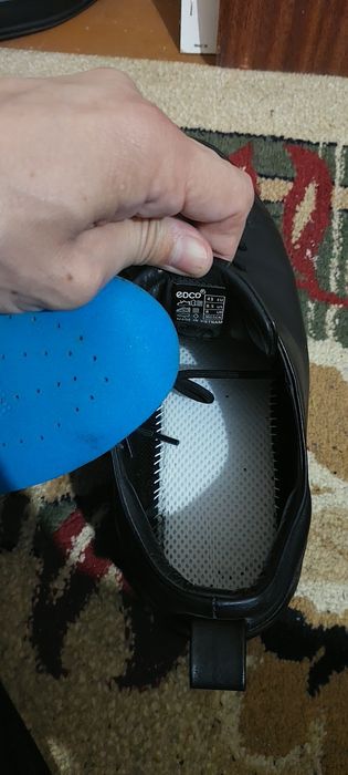 Два ECCO крассовки 150 тисяч. Натуралный кожа