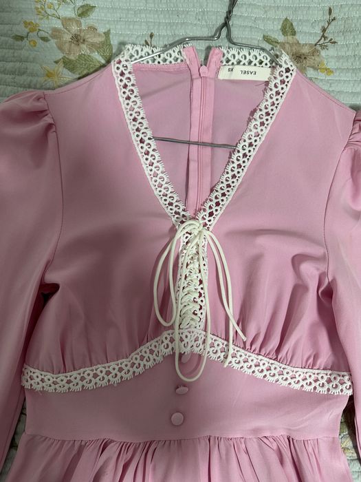 Продаю платья идеально.