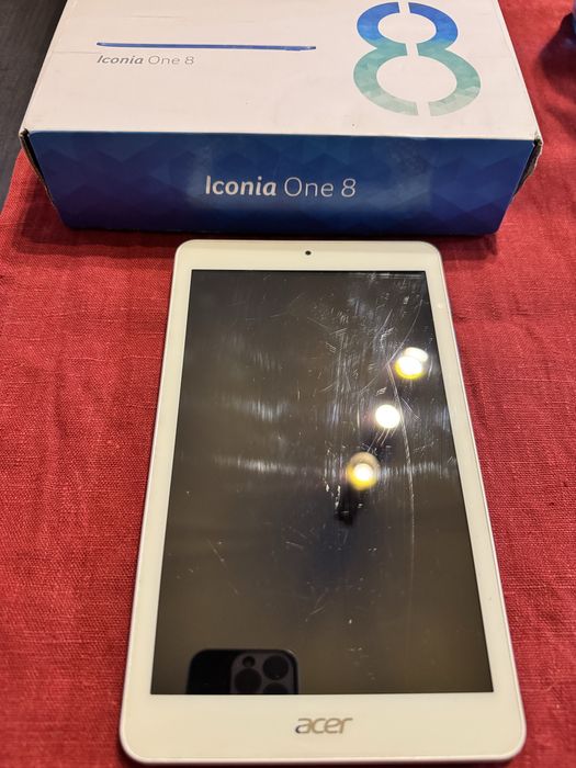 Таблет Acer Iconia One 8 за части