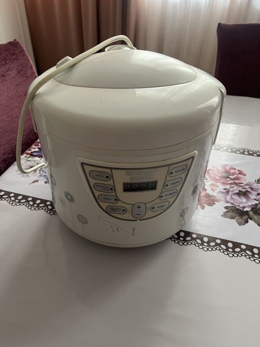 Продается мультиварка.