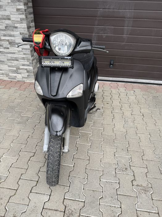 scuter piaggio 125 liberty