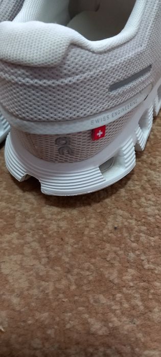 Adidasi On cloud dama