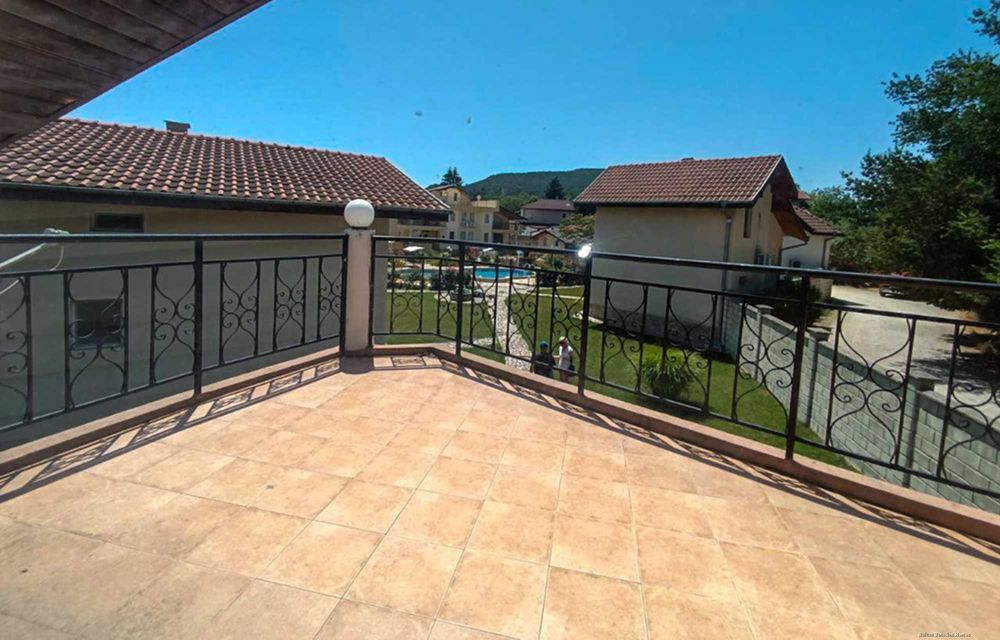 Къща до морето до Албена