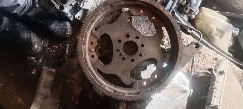 В продаже мотор на Мерседес 124