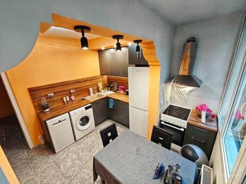 Продава се Двустаен апартамент в София, Света Троица - 69 кв.м за 1740 €/кв.м - Снимка #4