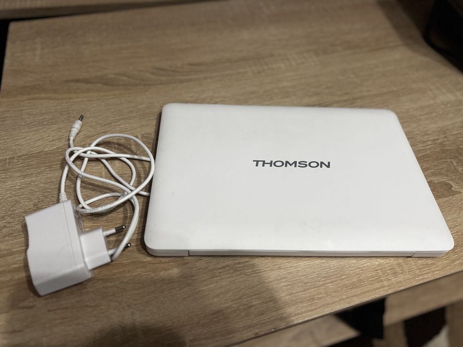 Laptop Thomson cu incarcator