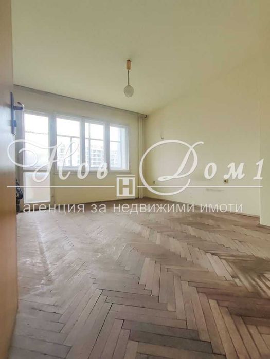 имот на среден етаж , без отстъпи и крайни стени в „сърцето“ на Чайка