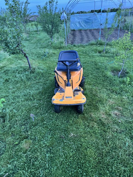 Tractoras gazon stiga