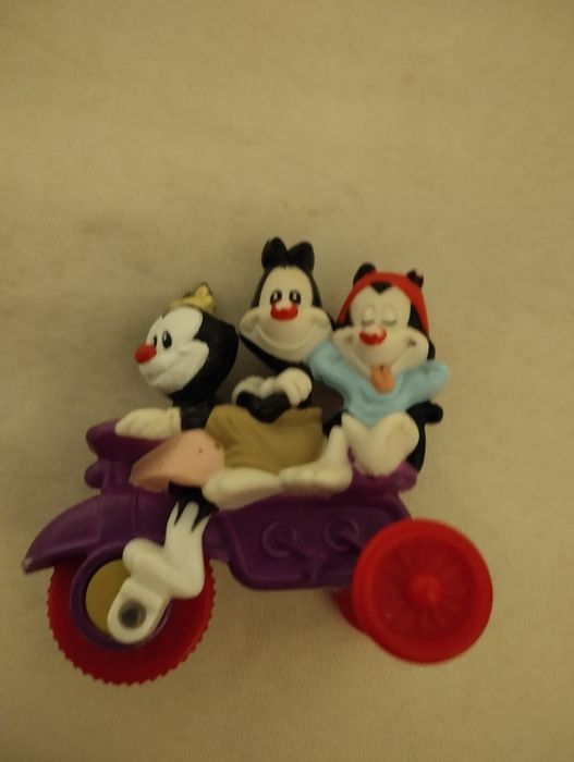 Киндер хобби игрушки