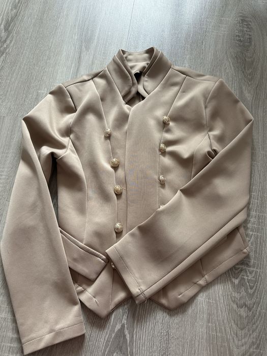 Дамско късо официално сако