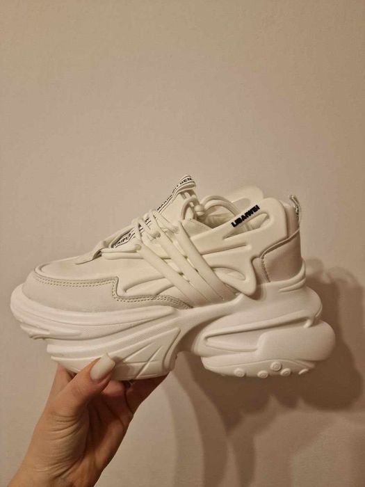 Adidași damă model nou