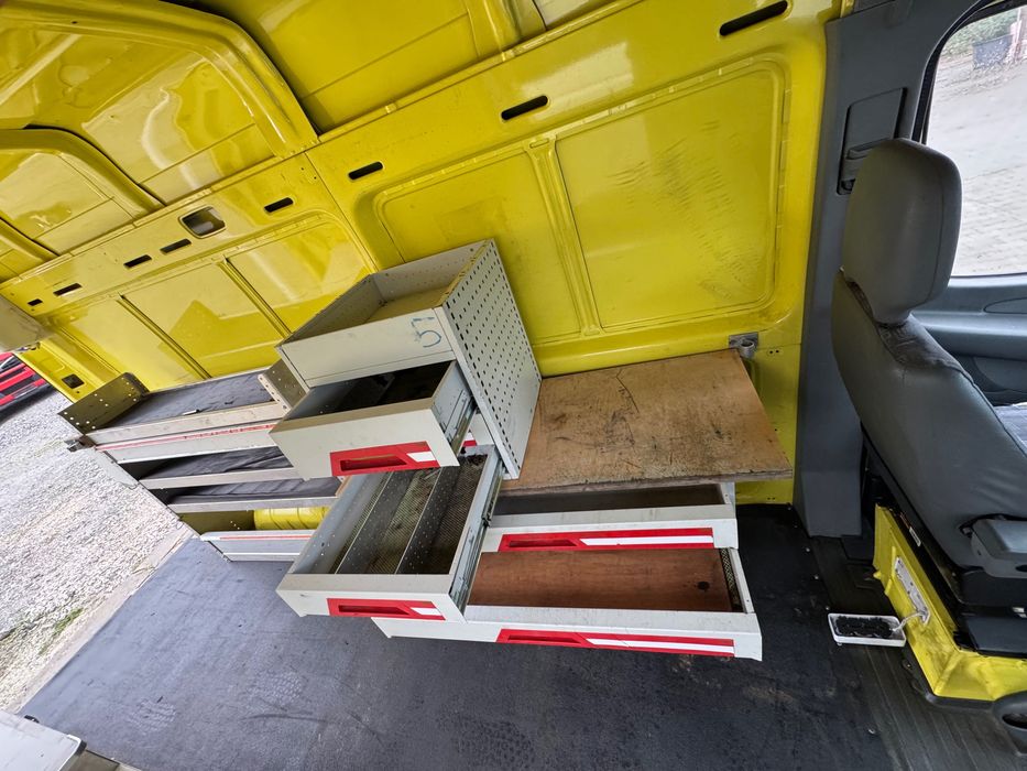 Шкафове за бус или ван