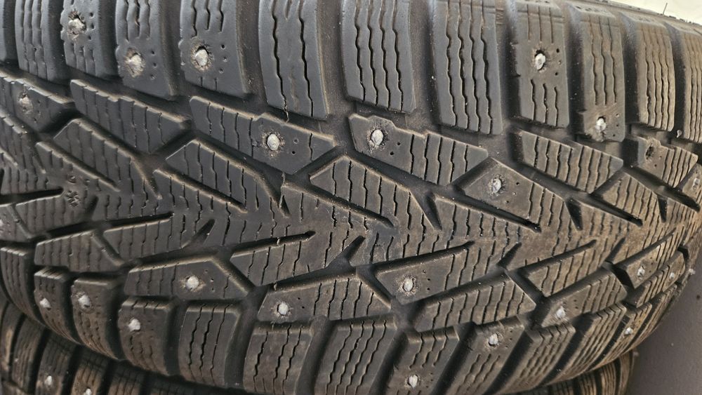 Продам комплект шин с дисками