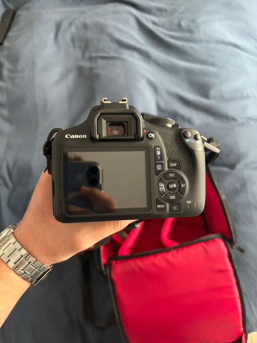 Camera foto Canon EOS 2000D