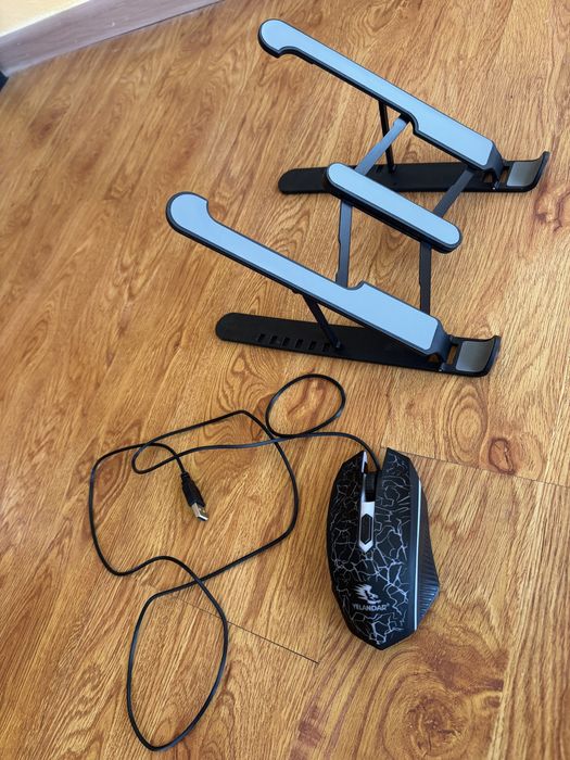 Suport stativ si mouse pentru leptop