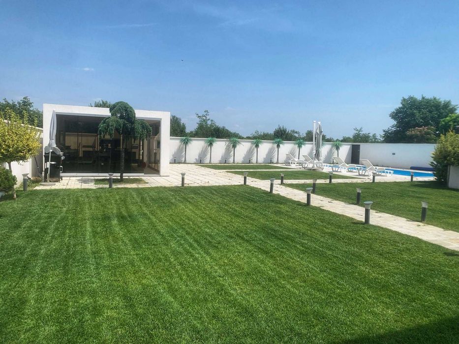 Gradinar Snagov | Tuns iarba | Amenajari gradini