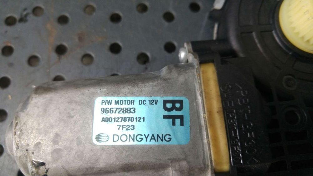 Motoras macara dreapta fata opel antara a l07 96672883