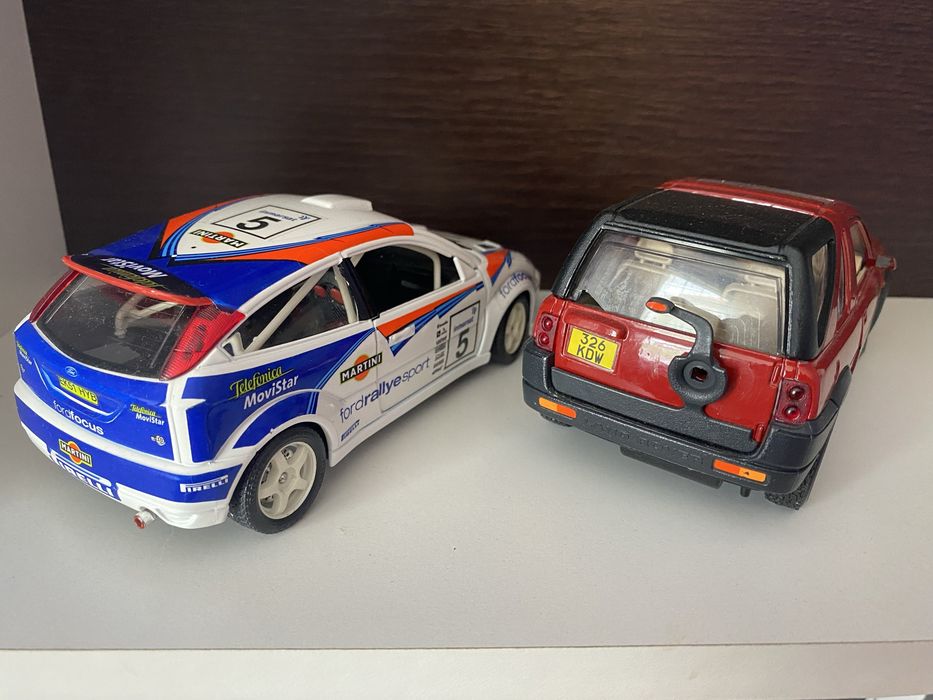 Мащабни модели 1/24 bburago ford focus и land rover freelander