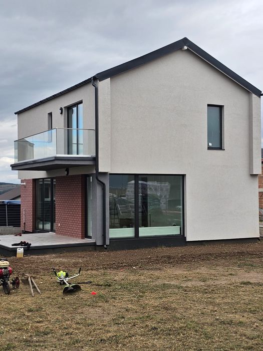 Casa noua de vânzare