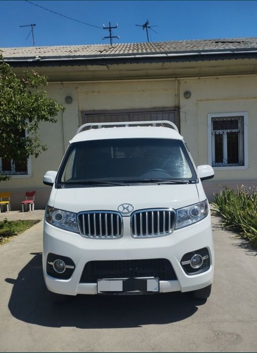 Ташкент буйлаб мусор ташиш.