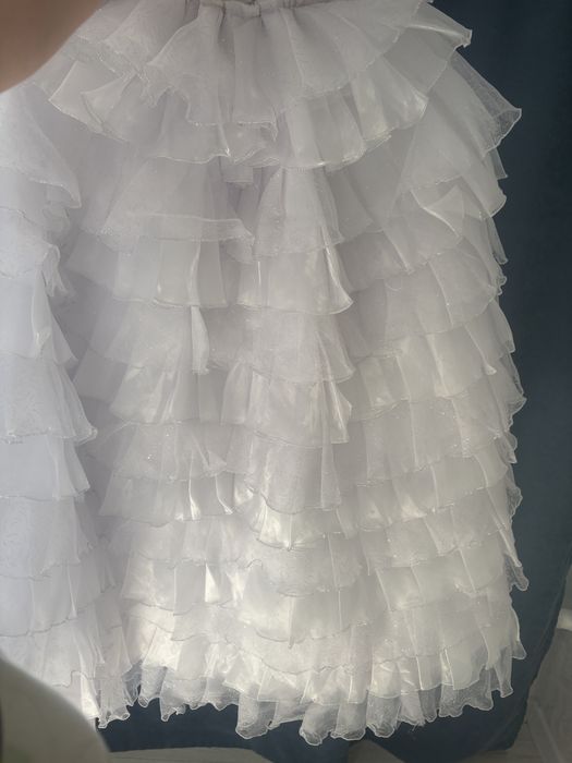 Продам платья на девочку 9,10, 11 лет